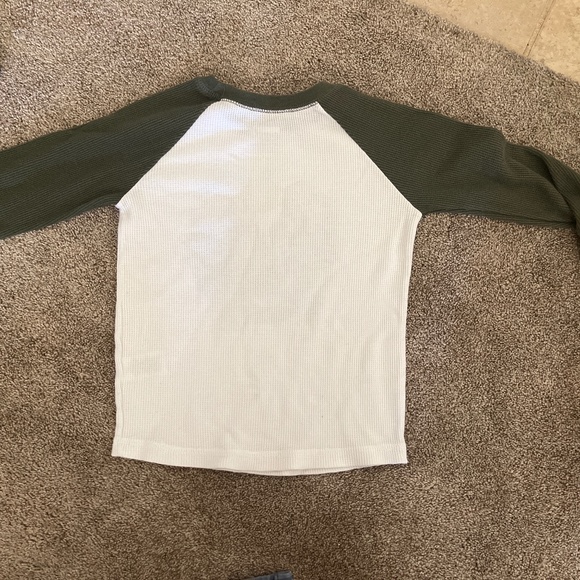 4T boys long sleeve shirt - Picture 2 of 3